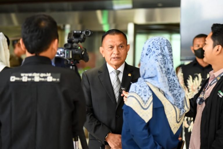 DPR Apresiasi Langkah Wapres Ma’ruf Amin yang Berkantor di Papua