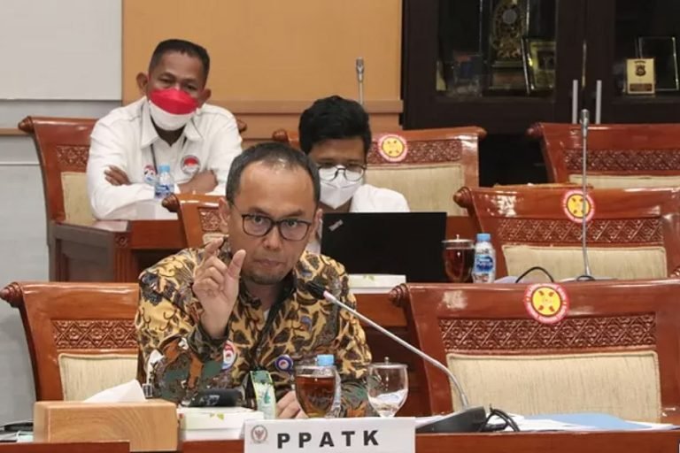 Komisi III Minta PPATK Serahkan Nama Pejabat yang Terlibat Judi Online