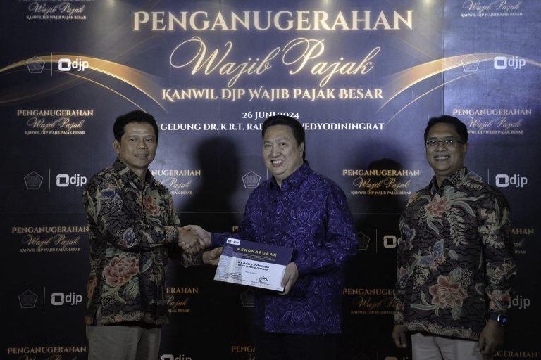 Adaro Indonesia Sabet Penghargaan Sebagai Wajib Pajak yang Tertib dan Transparan