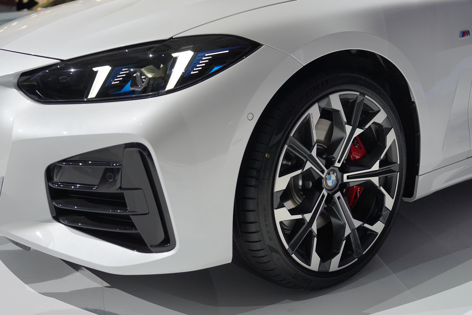 BMW Indonesia Hadirkan Kemewahan dan Teknologi Terbaru di GIIAS 2024
