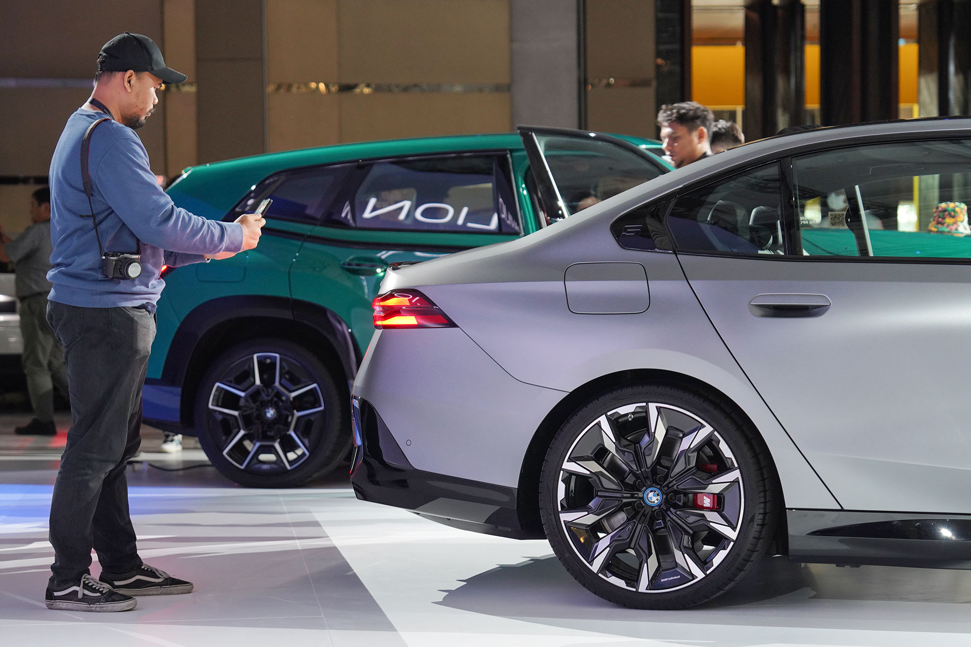 BMW Indonesia Hadirkan Kemewahan dan Teknologi Terbaru di GIIAS 2024
