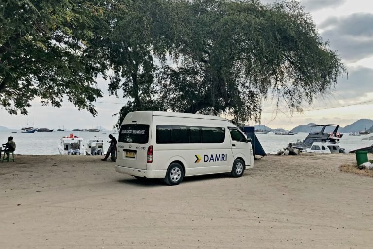 DAMRI Melayani Wisatawan dari Bandara Komodo Menuju Labuan Bajo