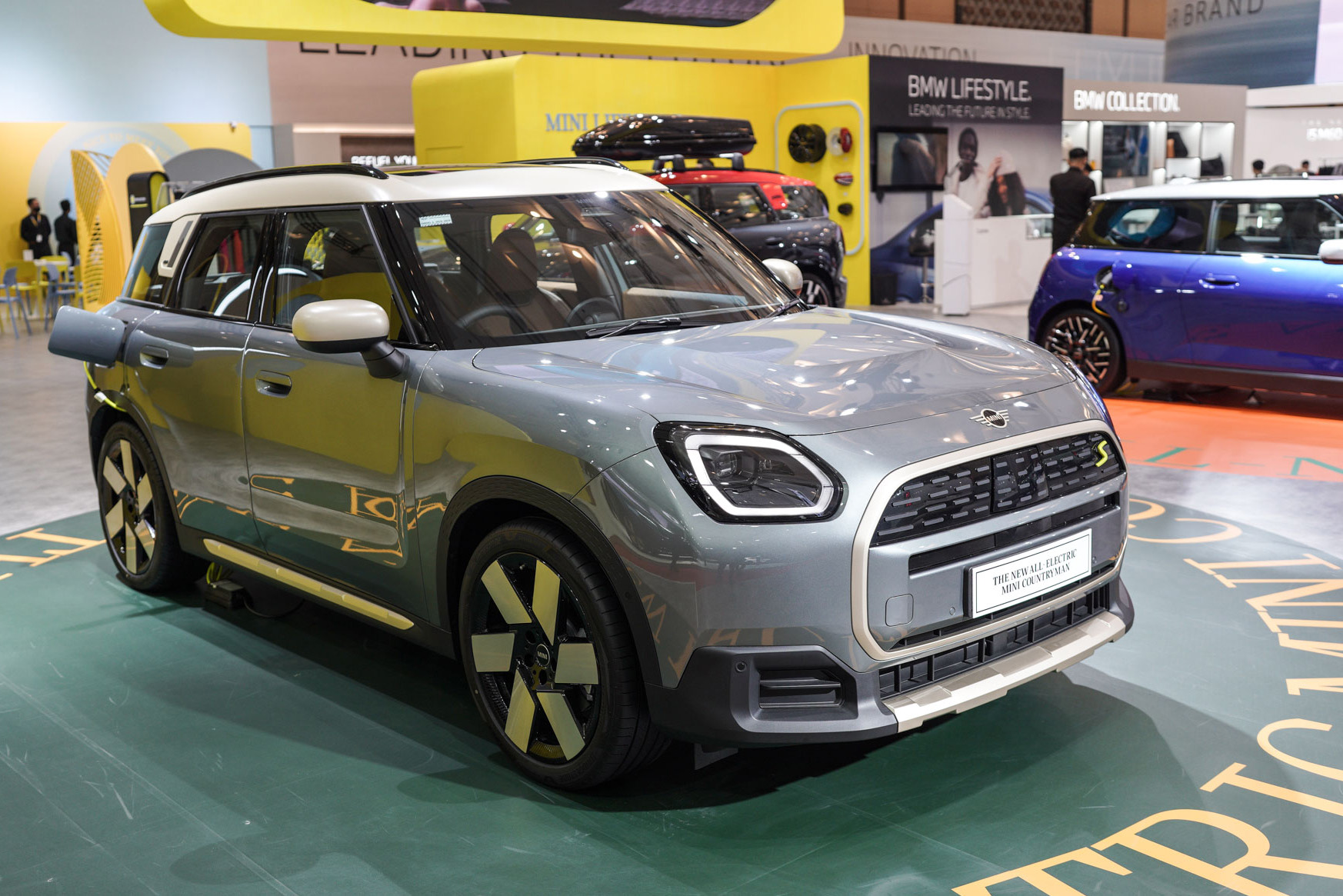 MINI Indonesia Hadirkan MINI New Generation di GIIAS 2024
