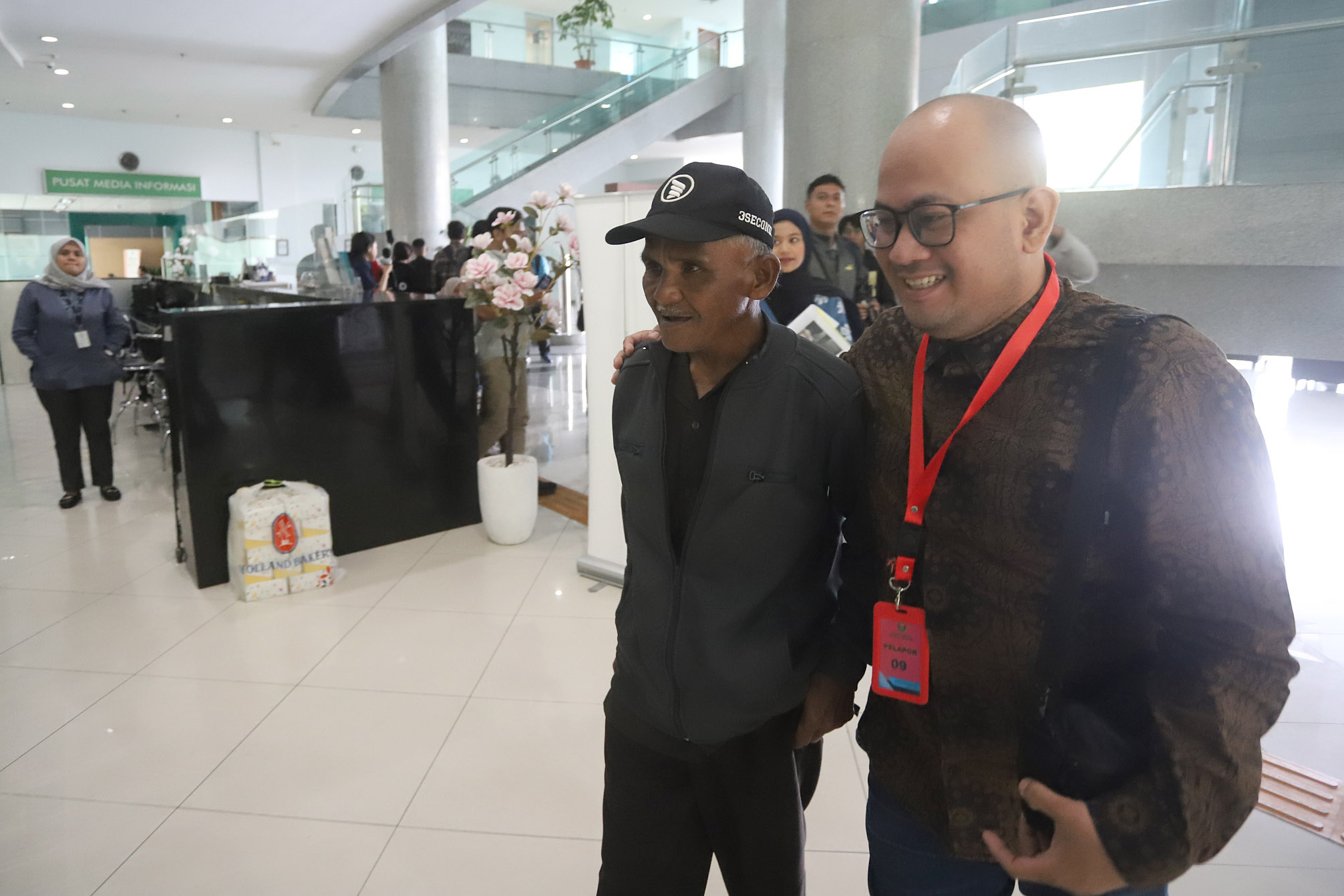 Keluarga Mendiang Dini Sera Laporkan Tiga Hakim ke KY
