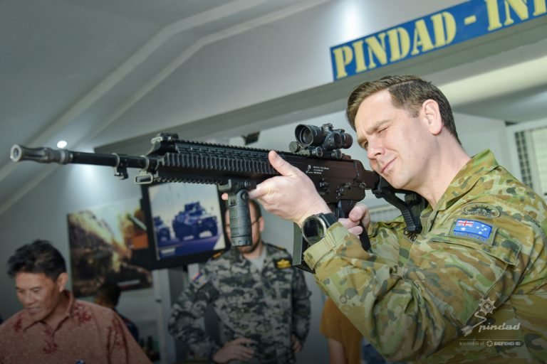 Perwira Siswa Australia Kunjungi Industri Pertahanan Pindad