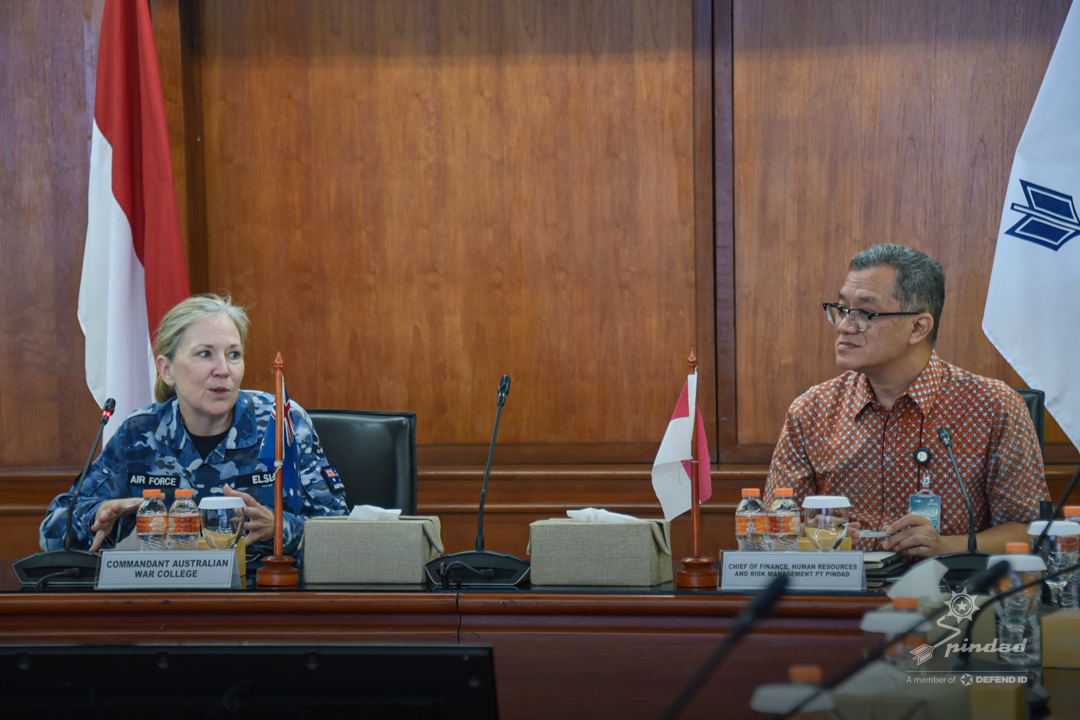 Perwira Siswa Australia Kunjungi Industri Pertahanan Pindad
