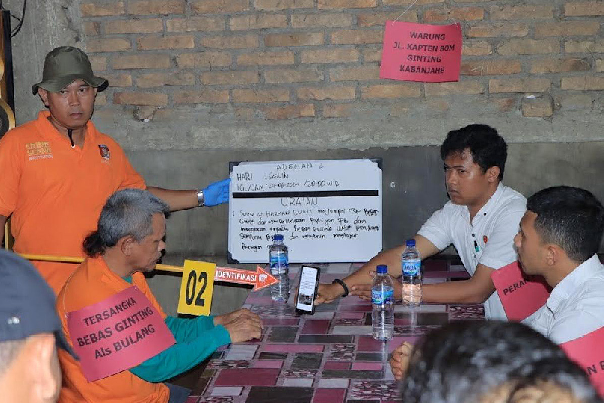 Ada 57 Adegan dalam Rekonstruksi Pembakaran Rumah Wartawan  
