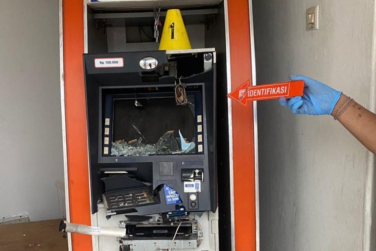 ATM Dibobol, 2 Pelaku Gagal Bongkar Bagian Mesin