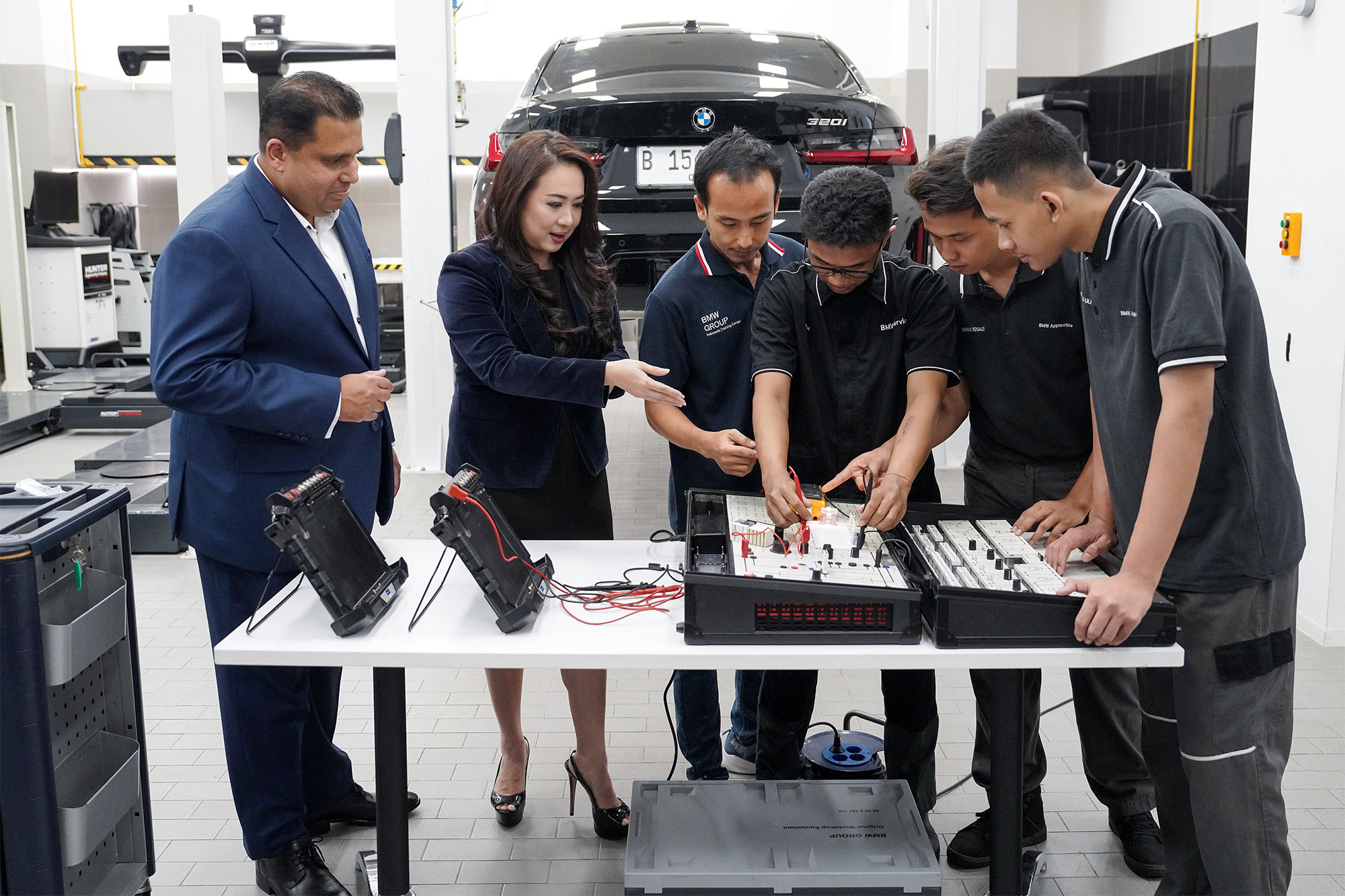 BMW Indonesia Kembali Cetak Teknisi Handal dalam Program BMW Technician Apprentice