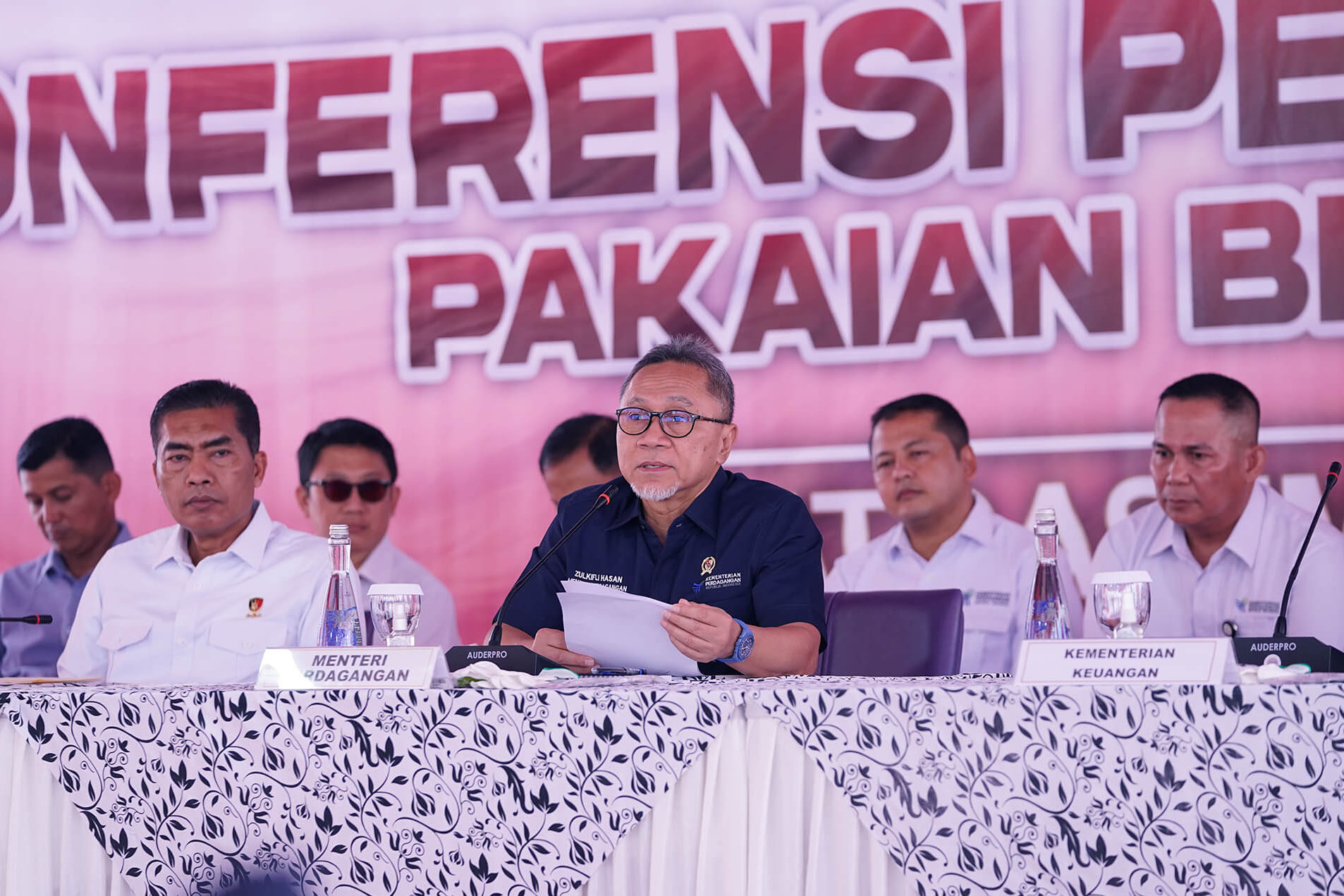 Selamatkan Industri Lokal, 1.883 Pakaian Bekas Impor Ilegal Disita
