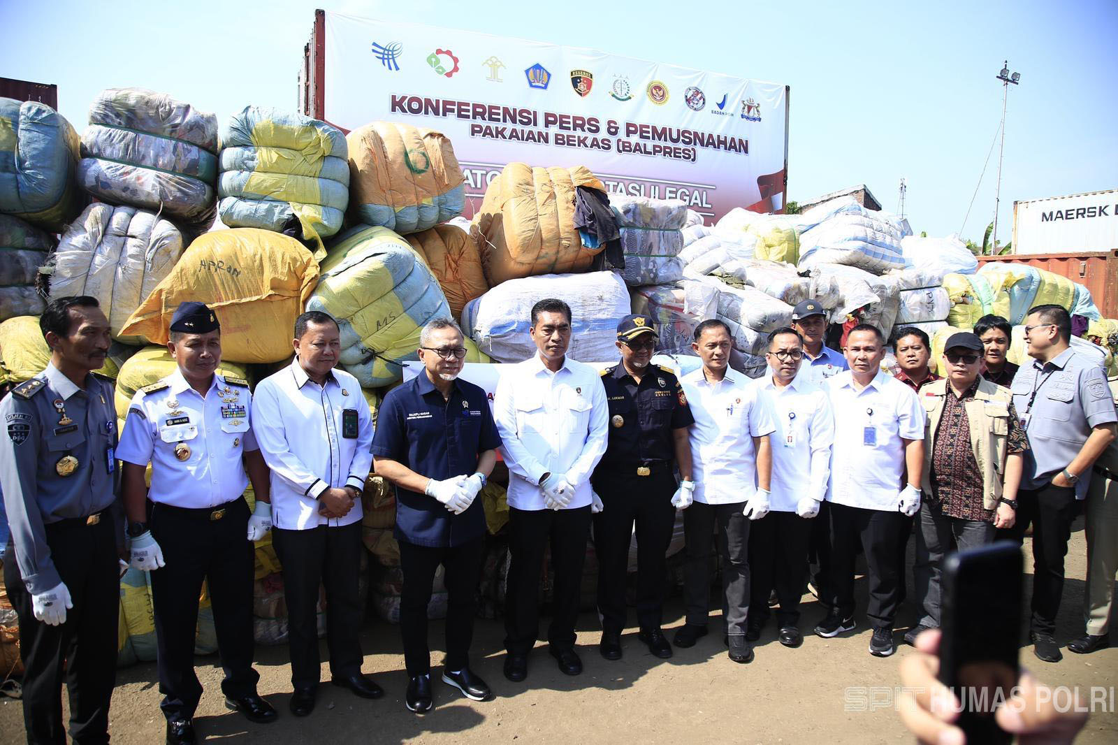 Selamatkan Industri Lokal, 1.883 Pakaian Bekas Impor Ilegal Disita