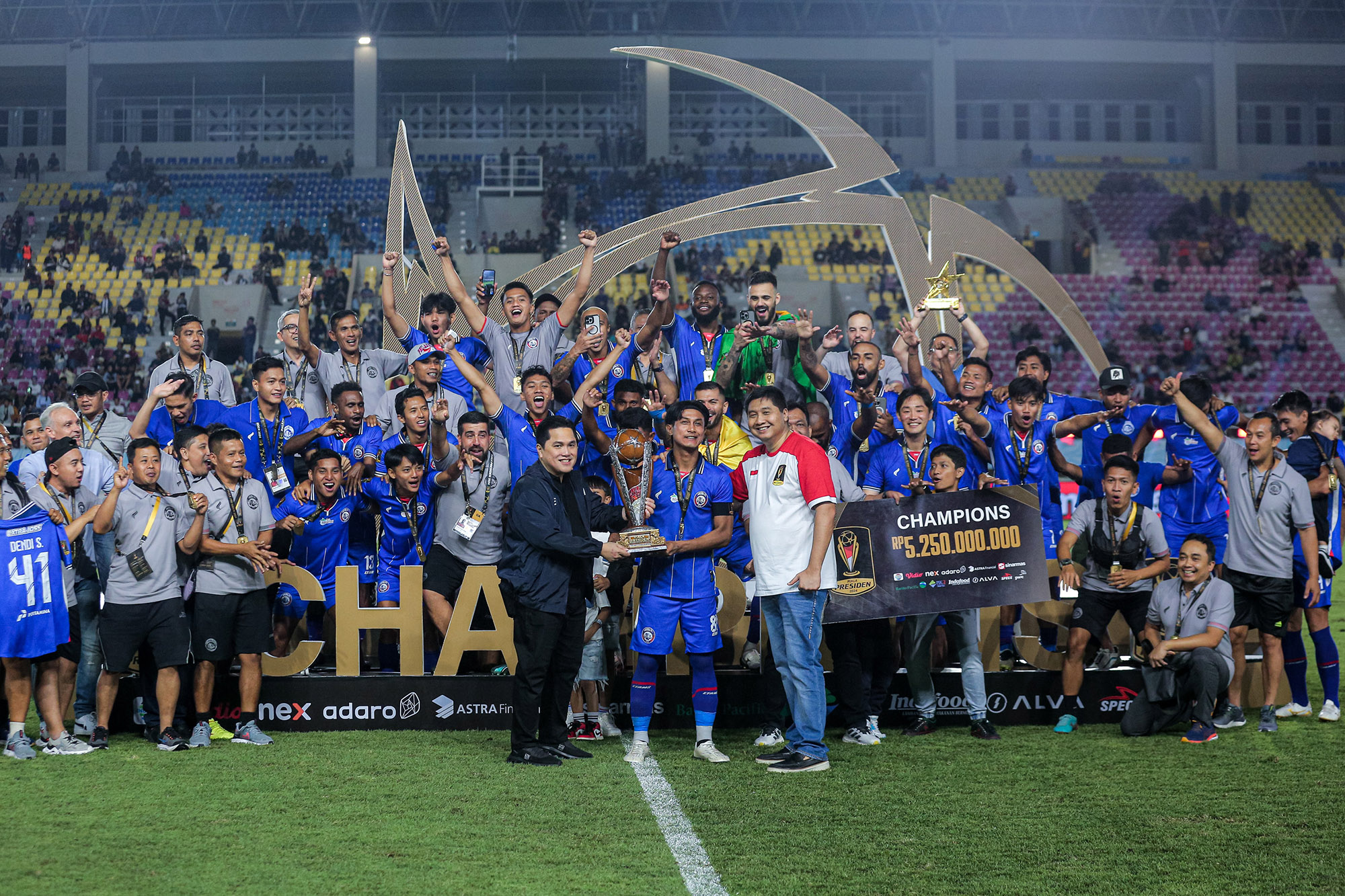 Kalahkan Borneo FC, Arema FC Bawa Pulang Piala Presiden 2024