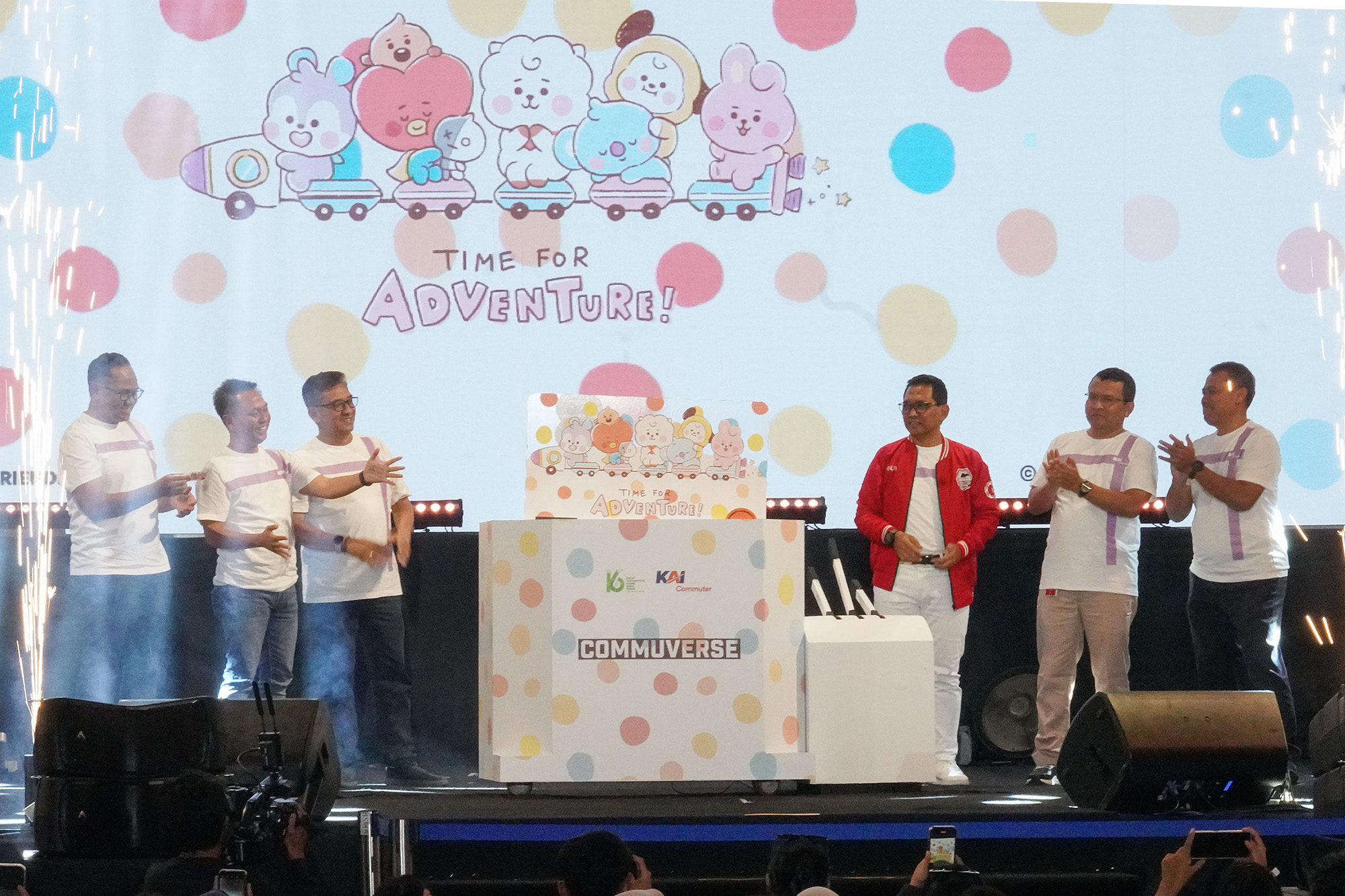 Tambah Koleksimu, KMT BT21 Sapa Pengguna Commuter Line
