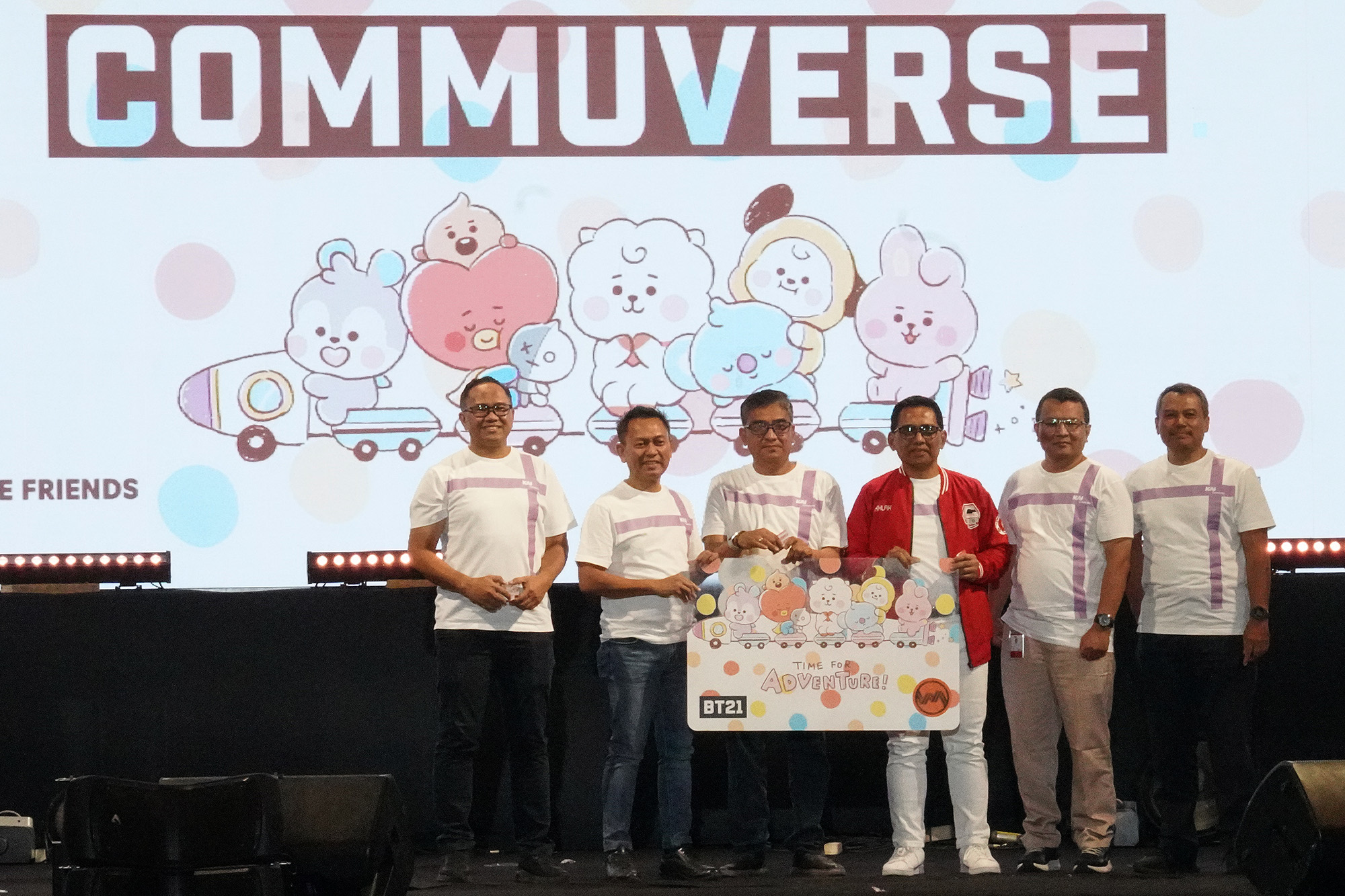Tambah Koleksimu, KMT BT21 Sapa Pengguna Commuter Line
