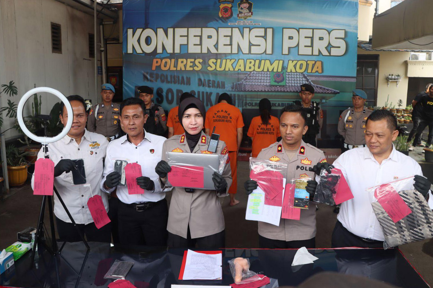 Untung Miliaran Rupiah, Polisi Bongkar Agensi Live Streaming Porno