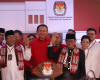 Kenakan Baju Adat Betawi, Pramono Rano Daftar Pilgub Jakarta 2024
