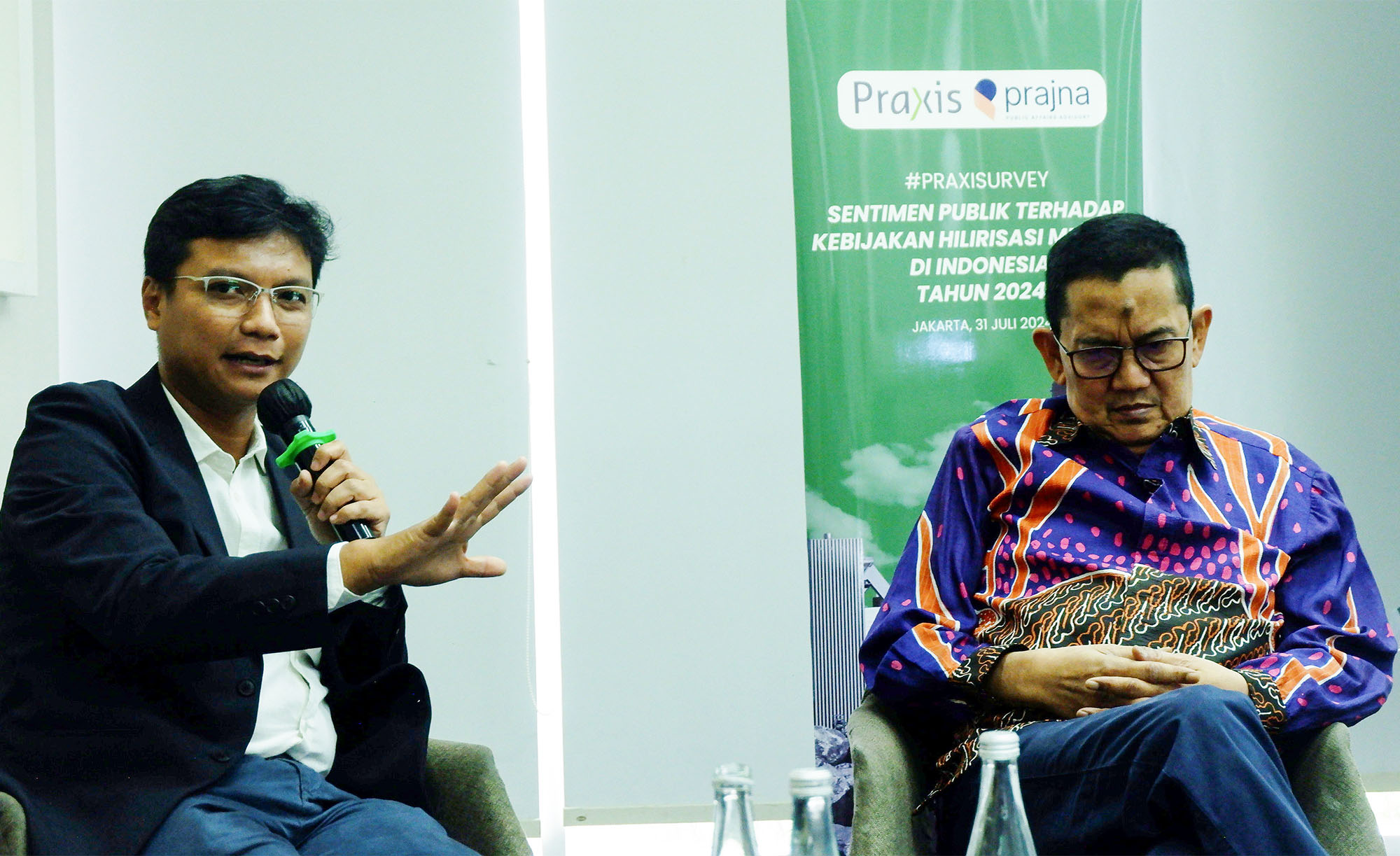 Hasil PraxiSurvey, Isu Politik Masih Menyelimuti Program Hilirisasi