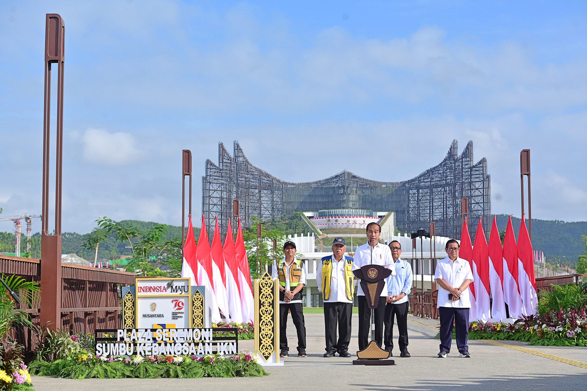 Plaza Seremoni Sumbu Kebangsaan Simbol Keharmonisan IKN