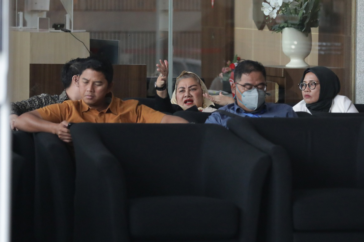 Didampingi Suami, Walikota Semarang Mbak Ita Penuhi Panggilan KPK
