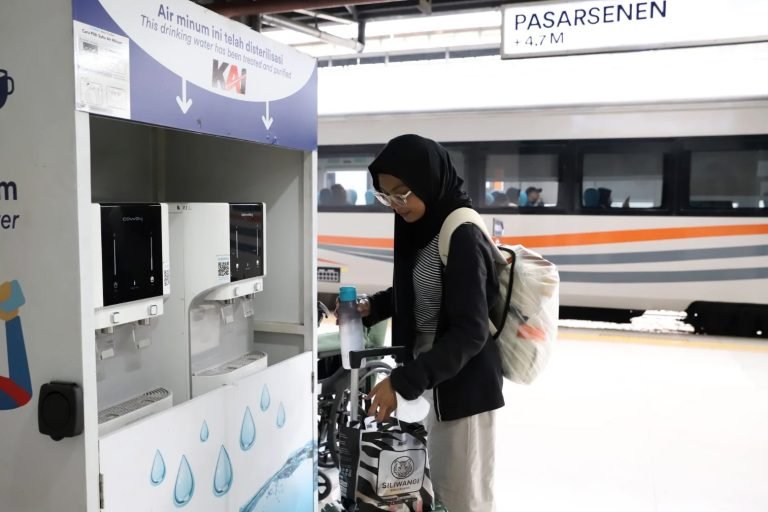 Aman Dikonsumsi, Drinking Water Kini Ada di 22 Stasiun KAI