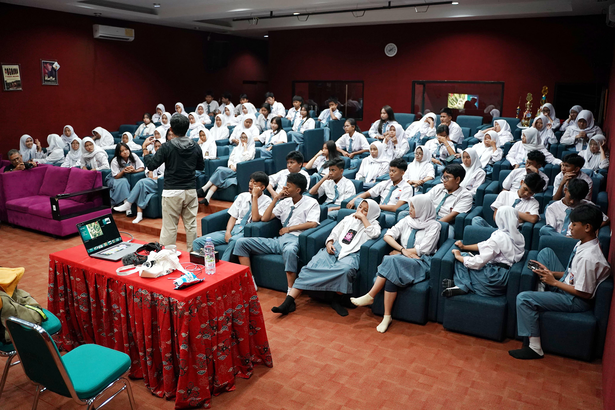 Serunya Berbagi Pengalaman Bersama Kamerawan Jurnalis