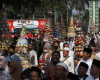 Memperingati Maulid Nabi dengan Tradisi Ngarak Perahu
