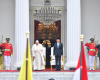 Momen Keakraban Paus Fransiskus dan Presiden Jokowi
