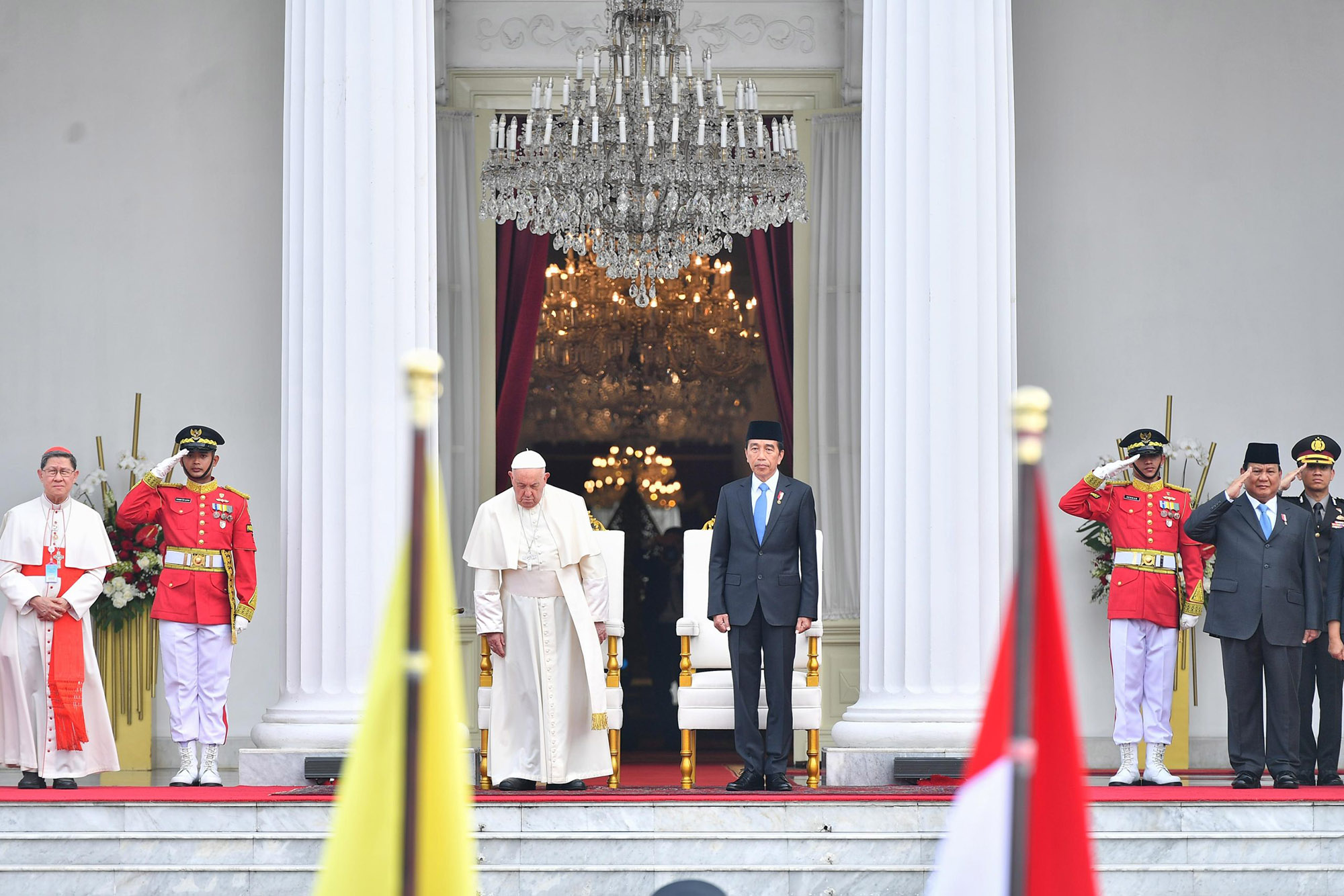 Momen Keakraban Paus Fransiskus dan Presiden Jokowi
