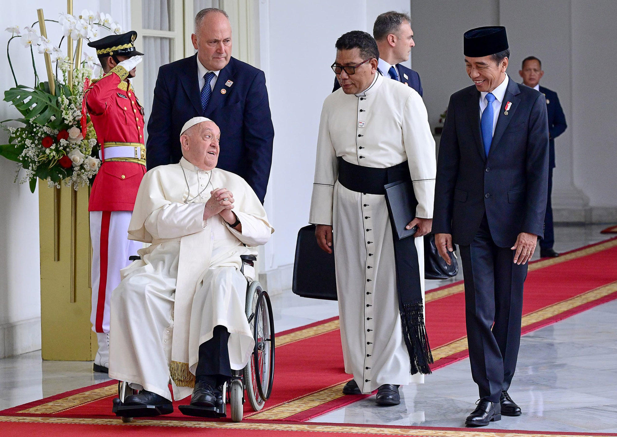 Momen Keakraban Paus Fransiskus dan Presiden Jokowi
