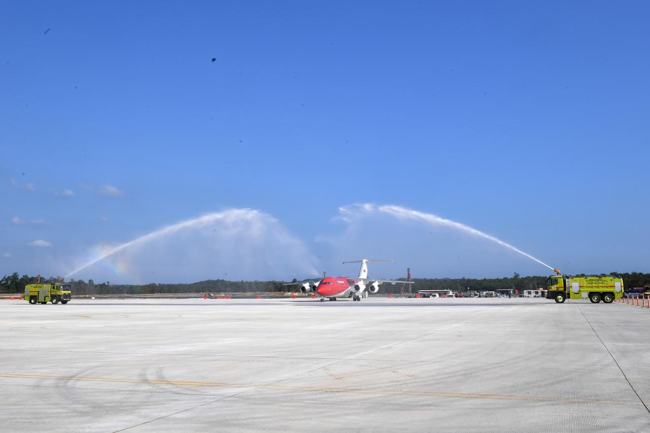 Pesawat Kepresidenan Mendarat Perdana di Bandara Nusantara IKN