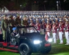 Presiden Prabowo Pimpin Upacara Parade Senja di Bawah Guyuran Hujan