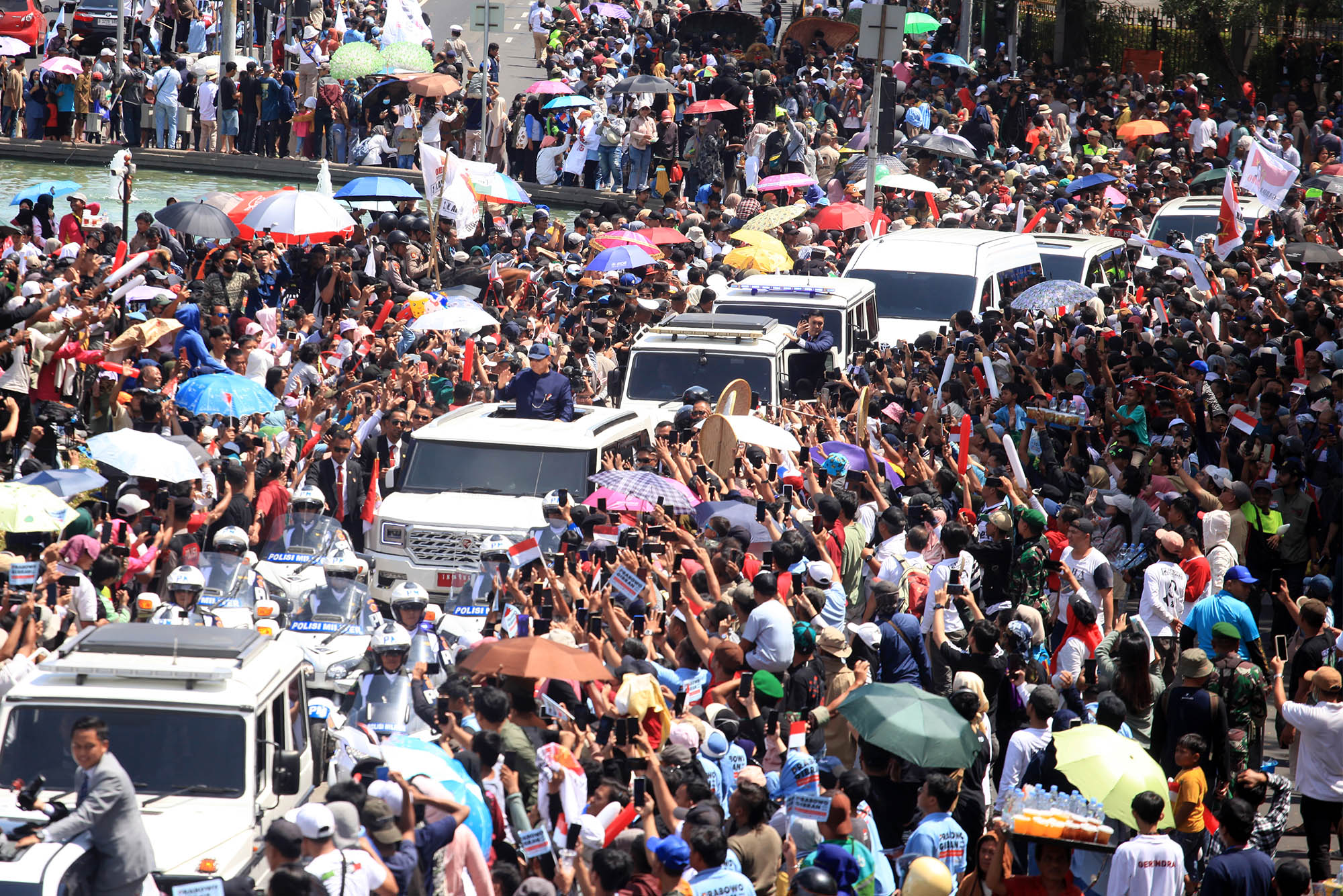Antusiasme Warga Sambut Presiden Prabowo Subianto dengan Yel-yel