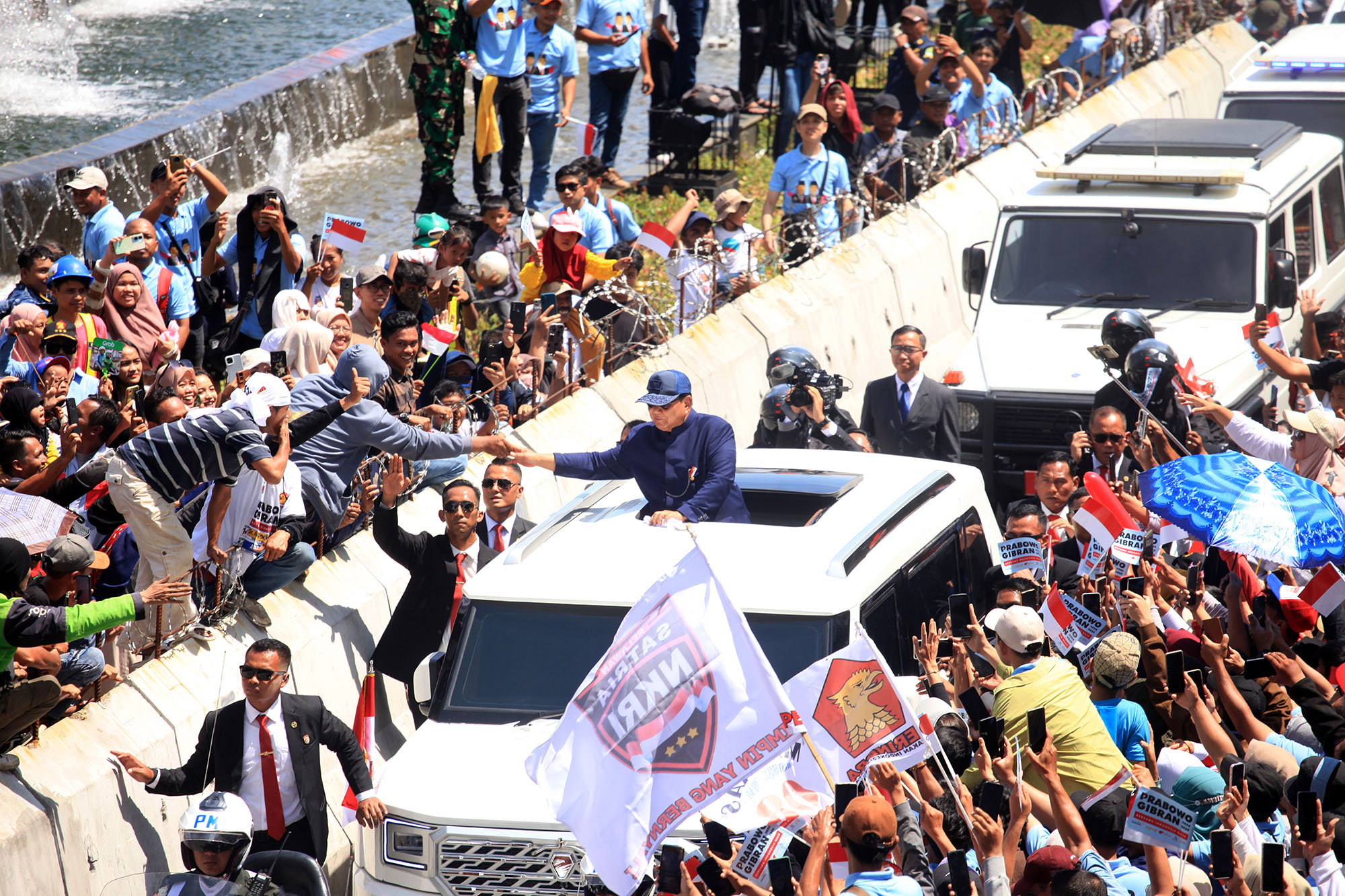 Antusiasme Warga Sambut Presiden Prabowo Subianto dengan Yel-yel