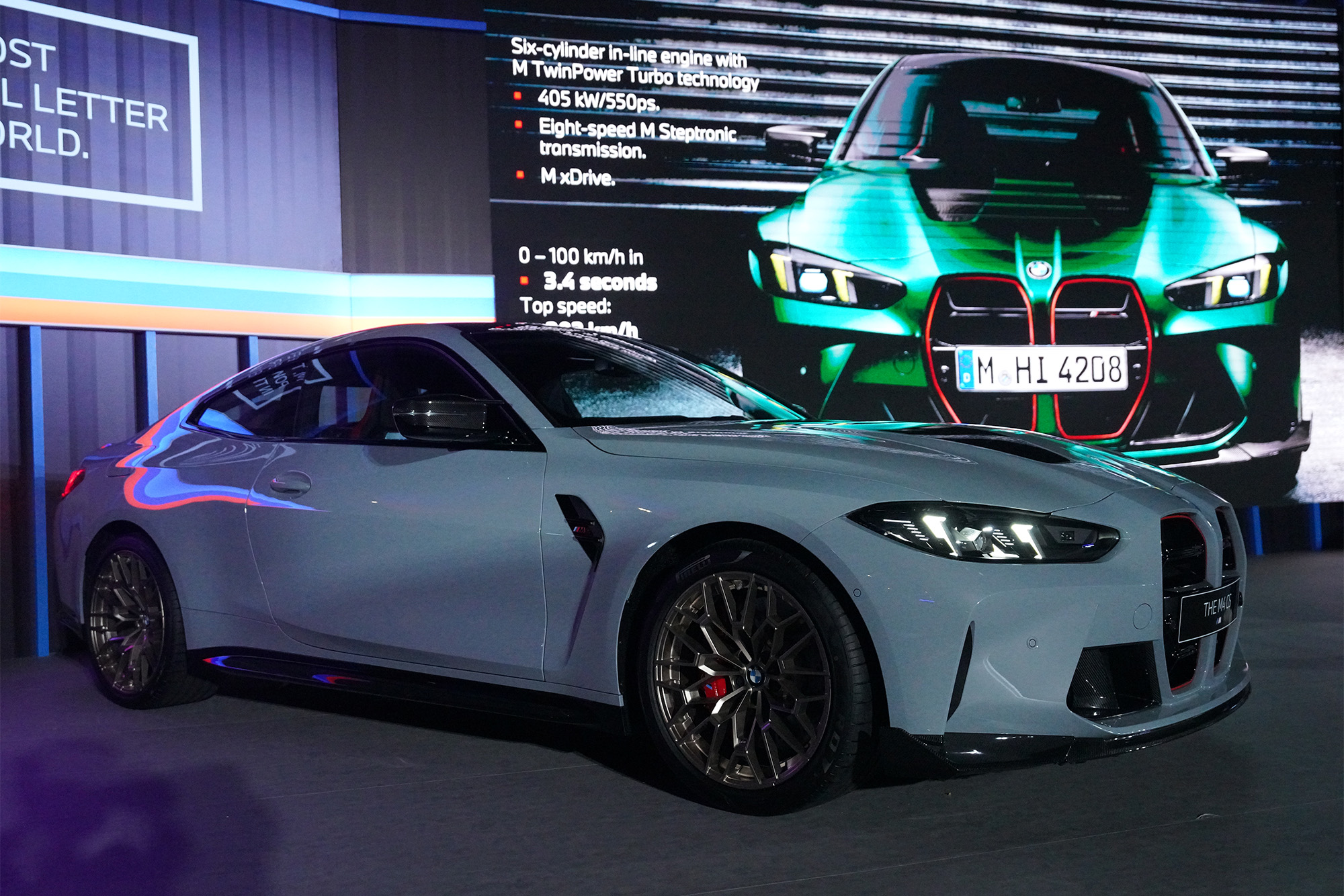 BMW M4 Competition teknologi kamera 360 dan rear ducktail