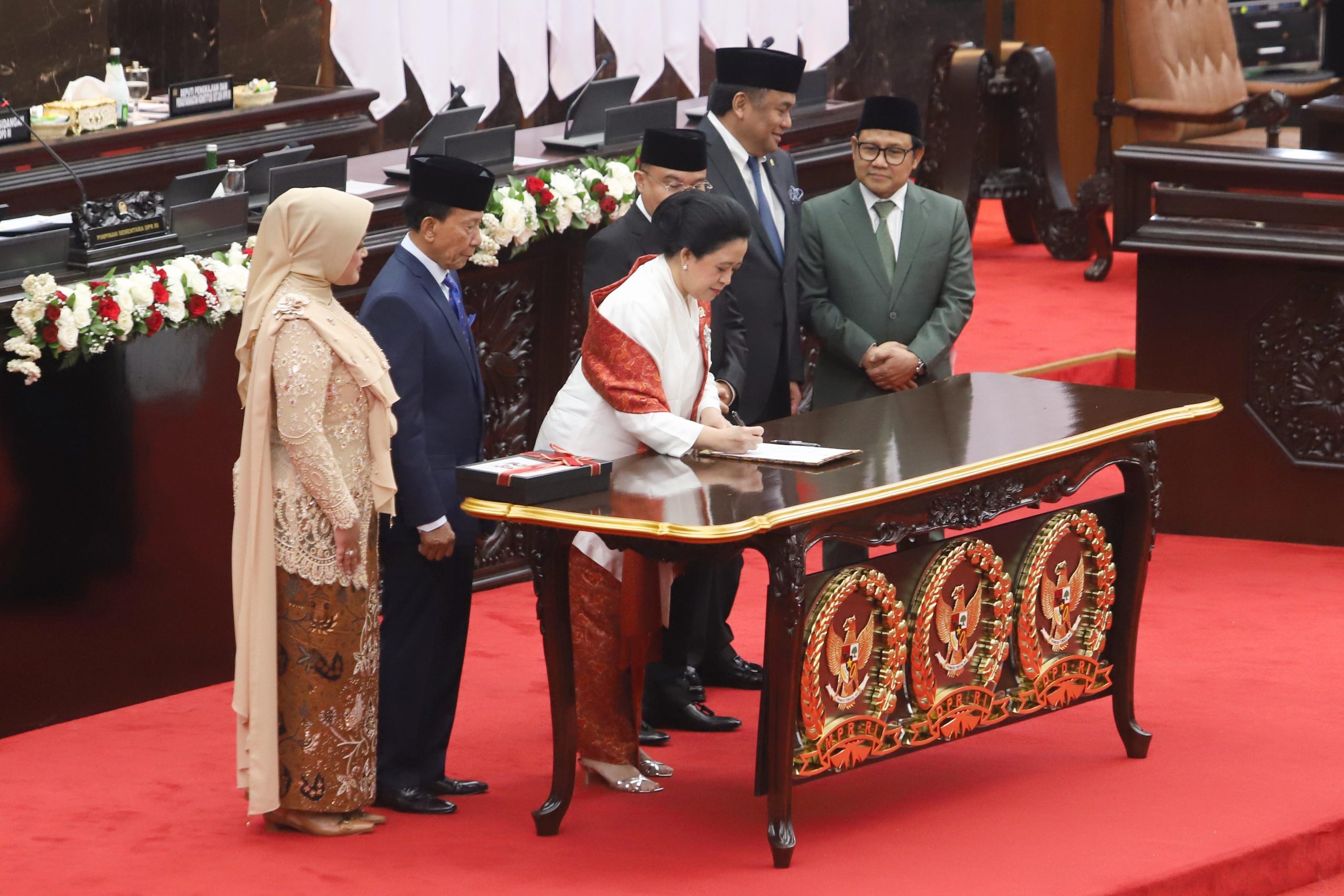 Momen Sidang Paripurna Pelantikan Anggota DPR/DPD/MPR RI
