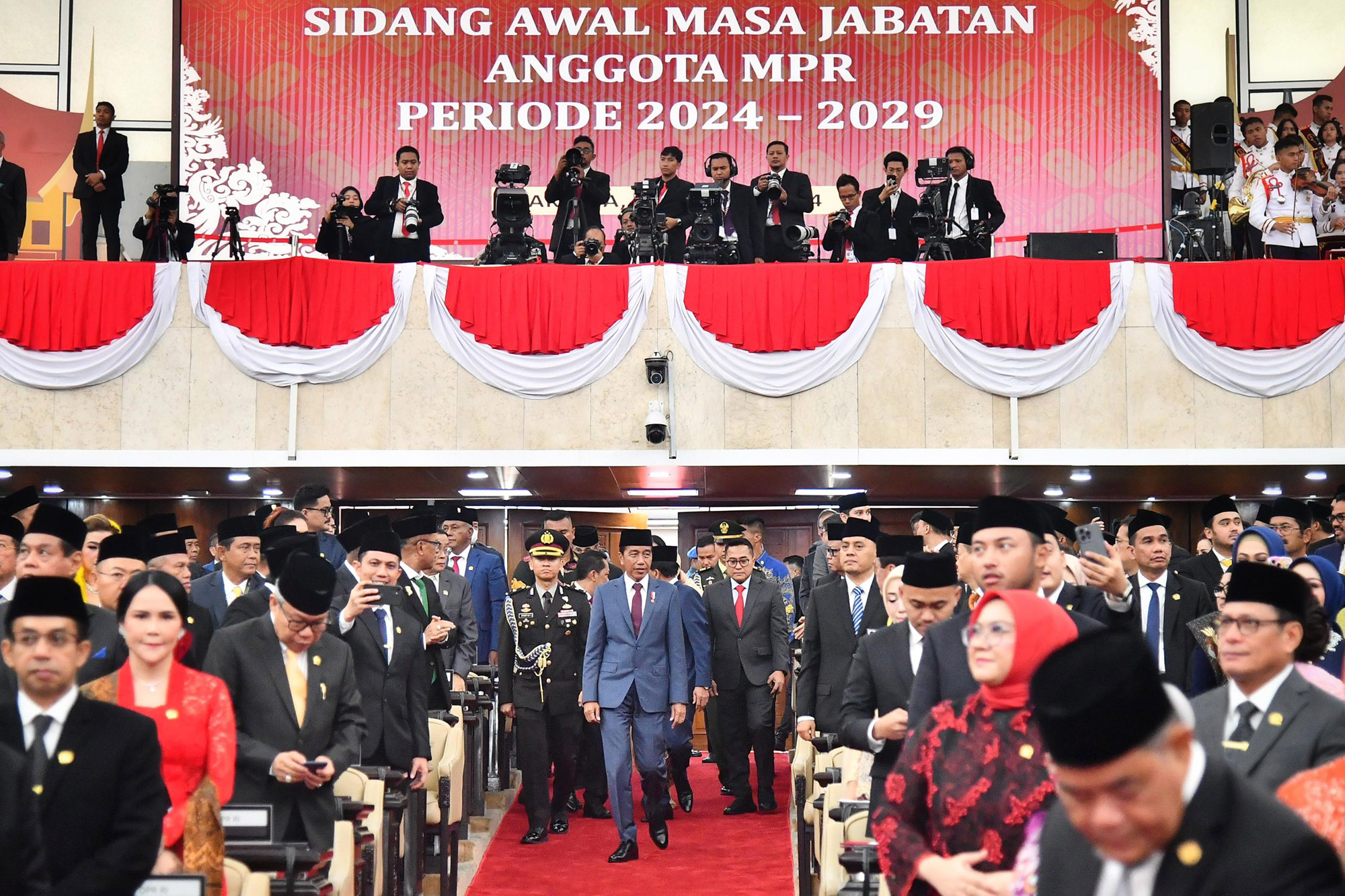 Momen Sidang Paripurna Pelantikan Anggota DPR/DPD/MPR RI
