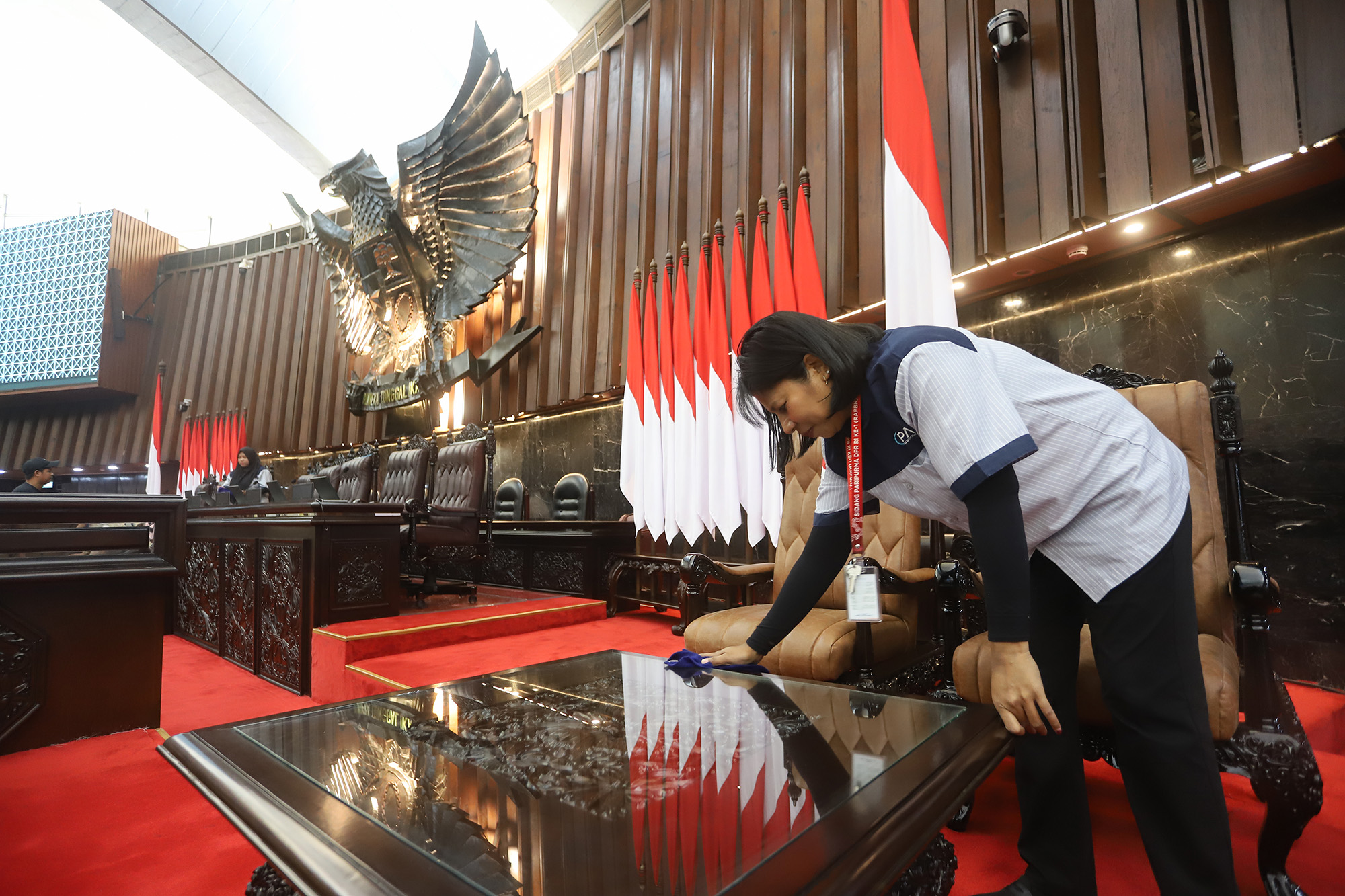 Kompleks Parlemen Percantik Diri Jelang Pelantikan Presiden dan Wakil Presiden 
