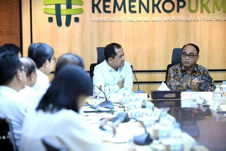 Sinergi Kemenkop dan Kementerian Transmigrasi Kembangkan Ekonomi Kawasan Transmigrasi