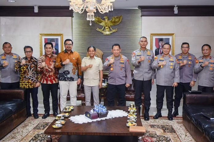 Raja Juli Antoni dan Kapolri Sepakat Perkuat Pengawasan Hutan Indonesia