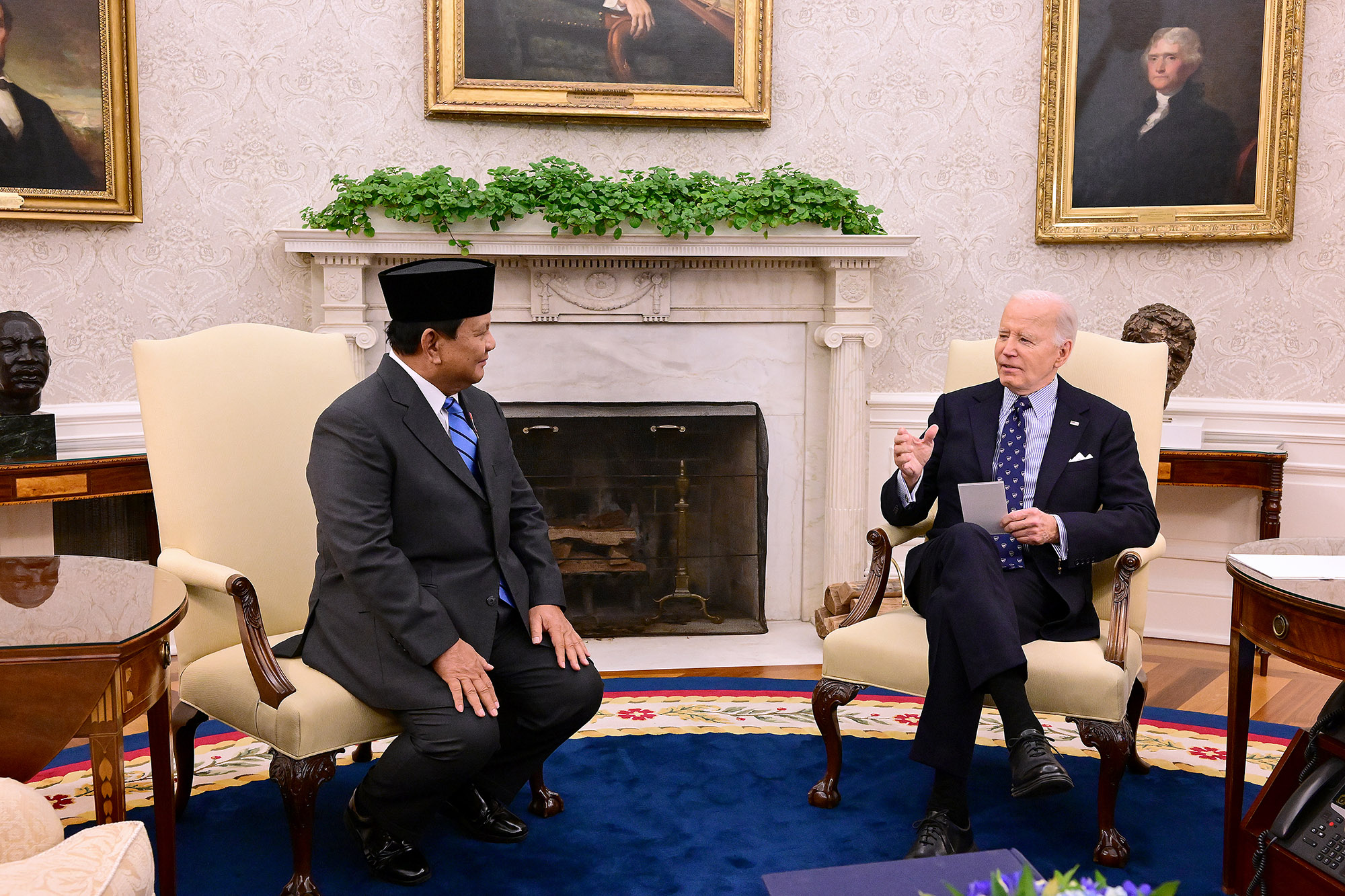 Presiden Prabowo Bertemu Joe Biden, Perkuat Hubungan Indonesia Amerika Serikat
