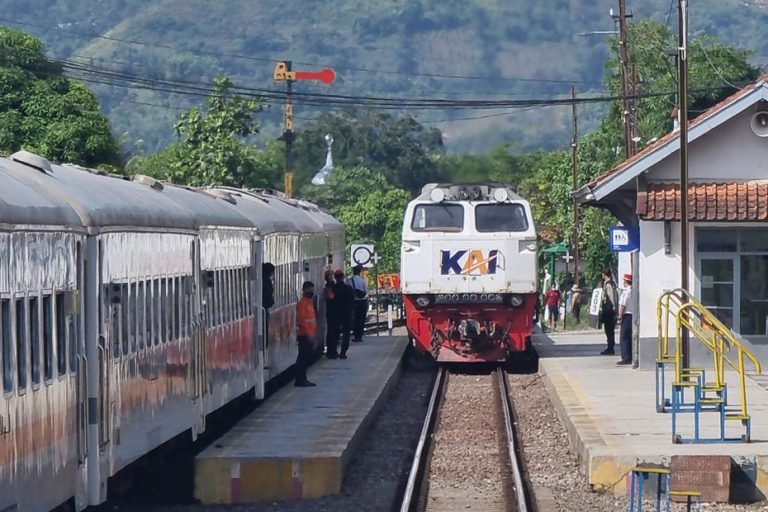 Liburan Hemat dengan Diskon Tiket Kereta hingga 70% di KAI Expo 2024