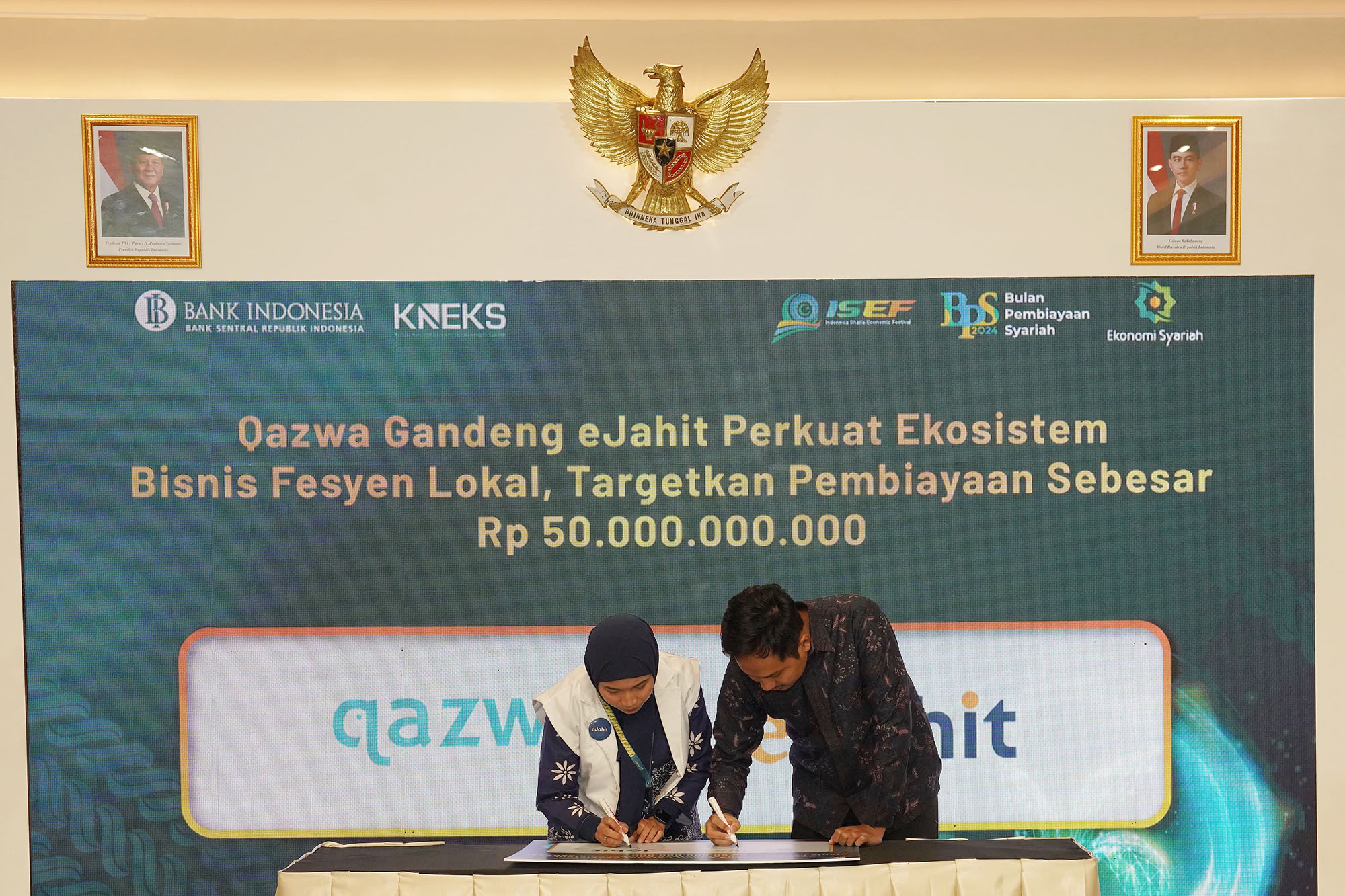 Qazwa Salurkan Rp50 Miliar untuk Dukung Fesyen Lokal melalui eJahit