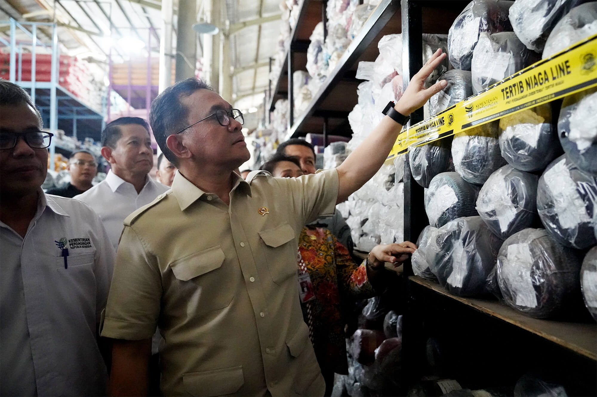 Satgas Kemendag Bongkar Peredaran Kain Ilegal Senilai Rp90 Miliar di Jakarta