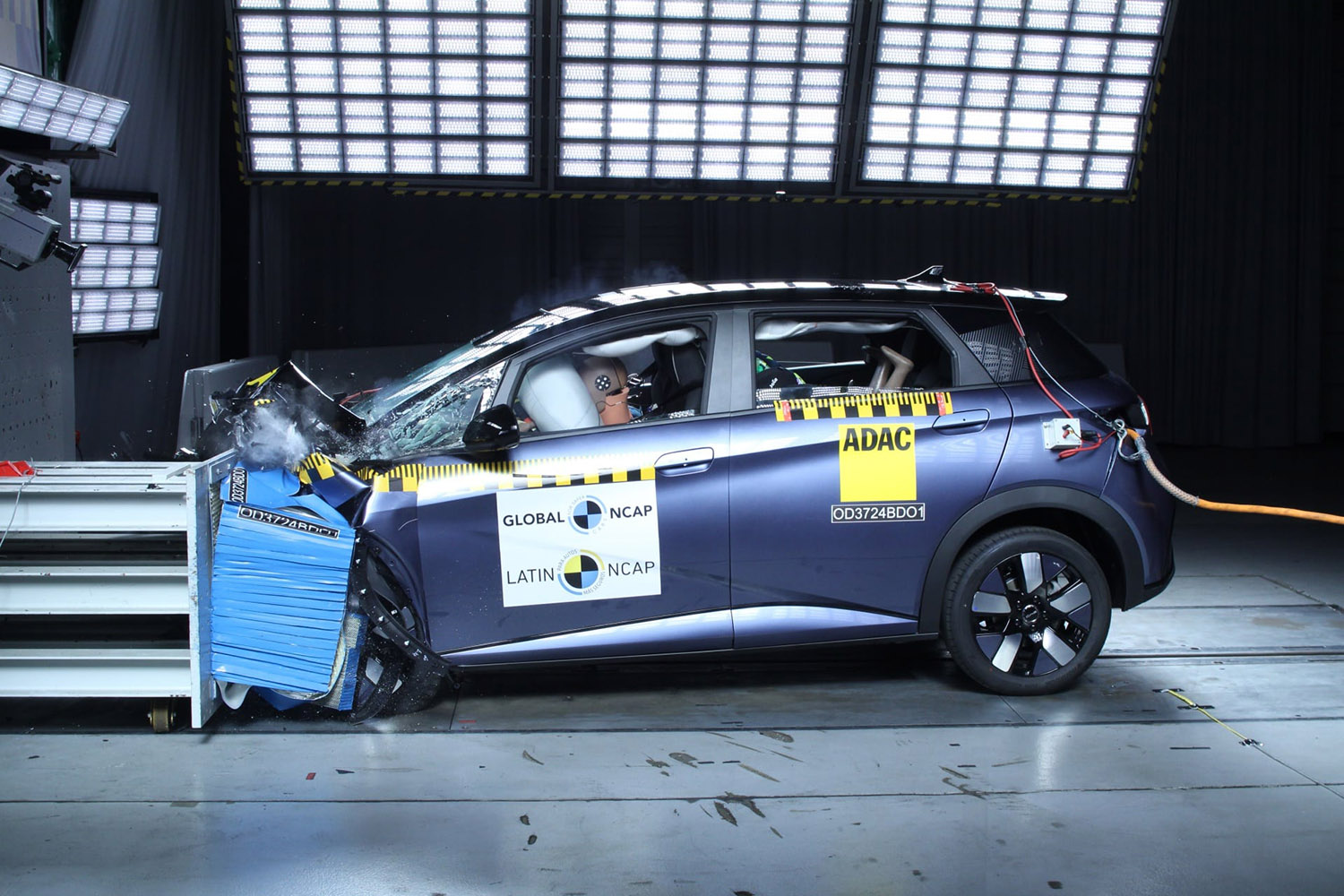 Raih 5 Bintang Latin NCAP, BYD Dolphin Dinobatkan sebagai Mobil Listrik Teraman di Amerika Latin