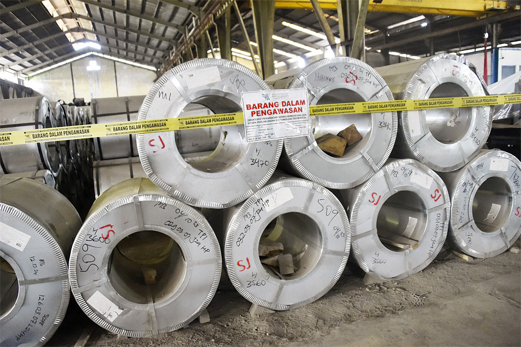 Diduga Tidak SNI Baja Lapis Seng Senilai Rp23,76 Miliar Diamankan