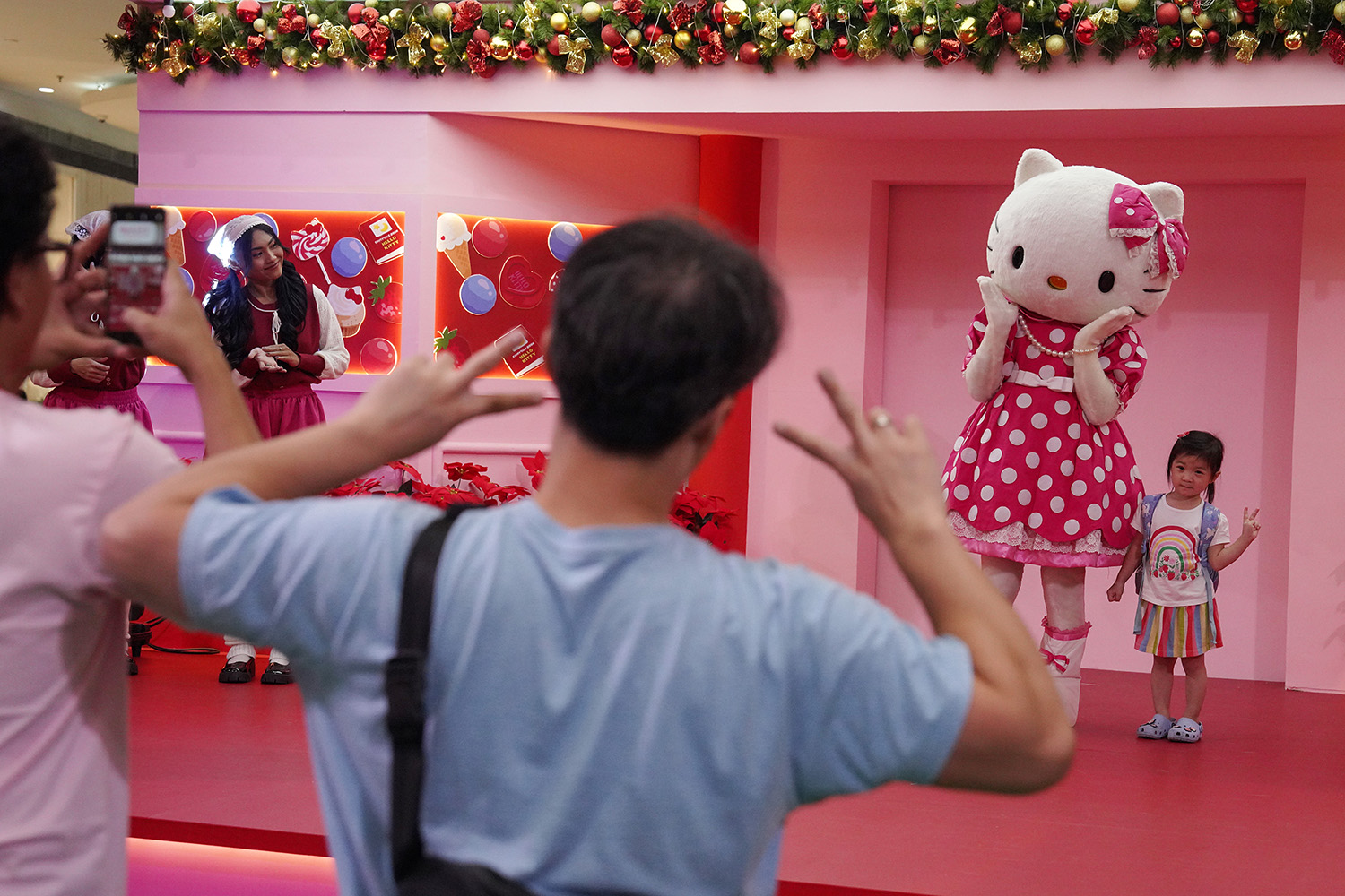 Sambut Natal dengan Perayaan Ulang Tahun Hello Kitty di Lippo Mall Puri
