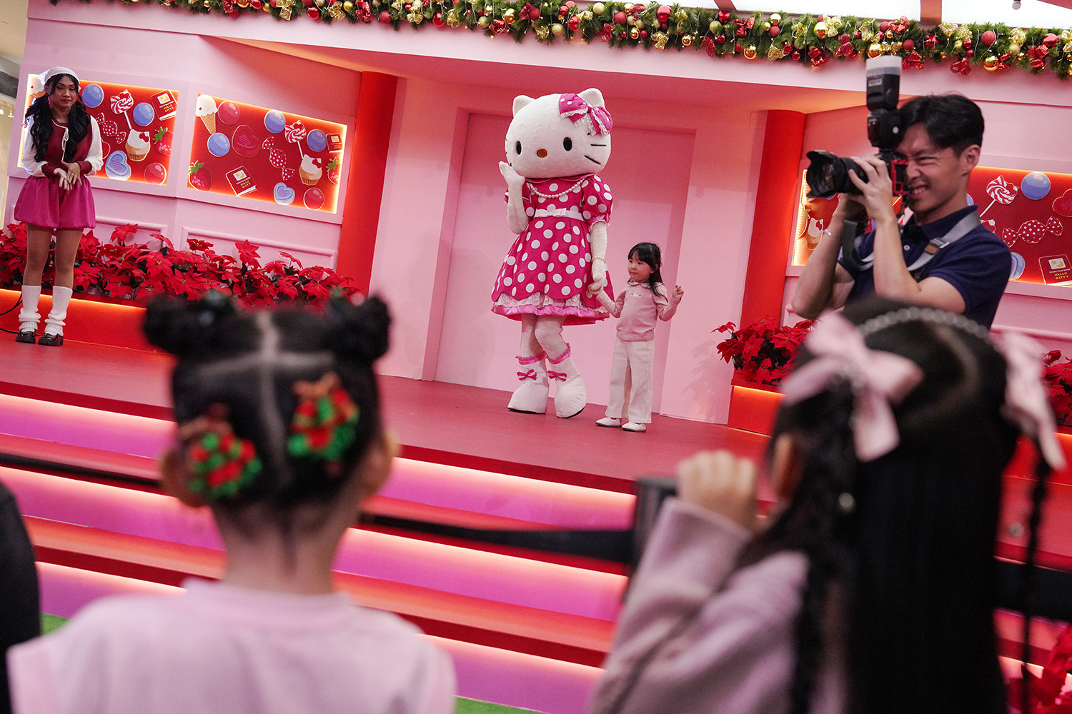 Sambut Natal dengan Perayaan Ulang Tahun Hello Kitty di Lippo Mall Puri
