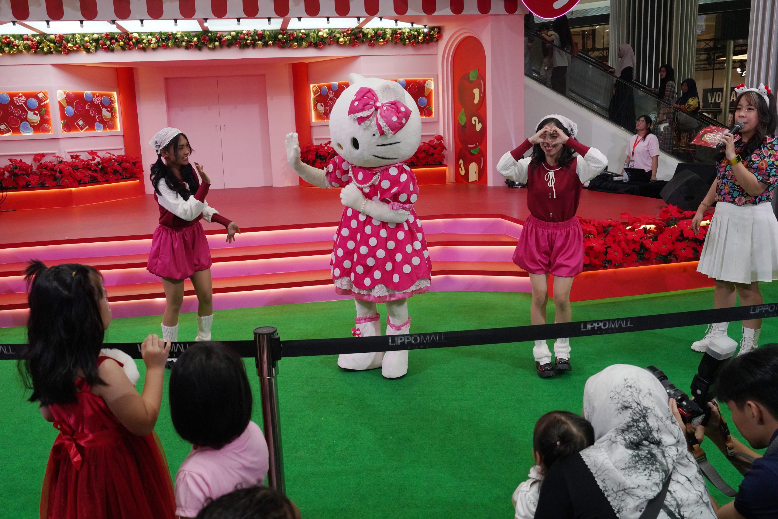 Sambut Natal dengan Perayaan Ulang Tahun Hello Kitty di Lippo Mall Puri
