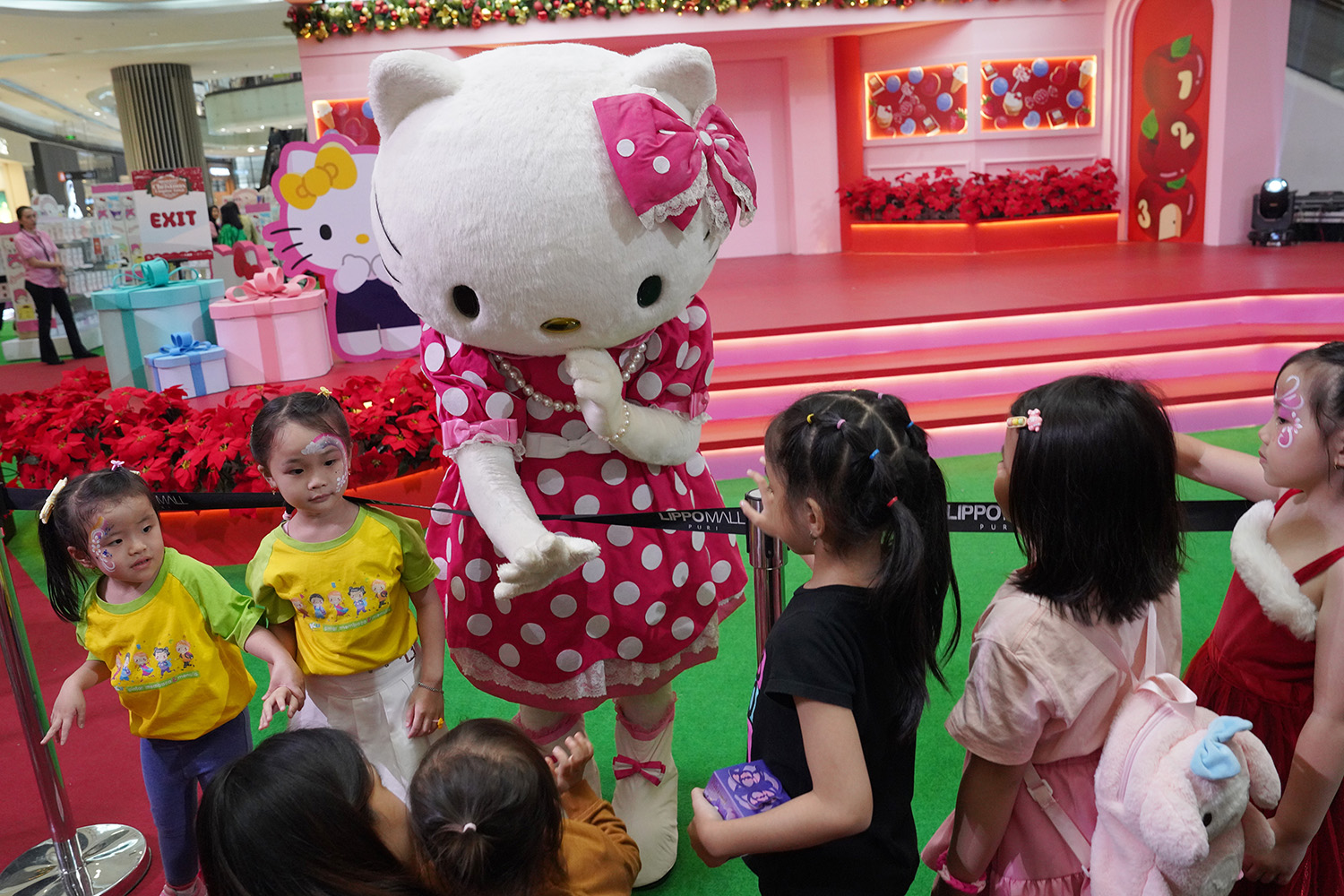 Sambut Natal dengan Perayaan Ulang Tahun Hello Kitty di Lippo Mall Puri
