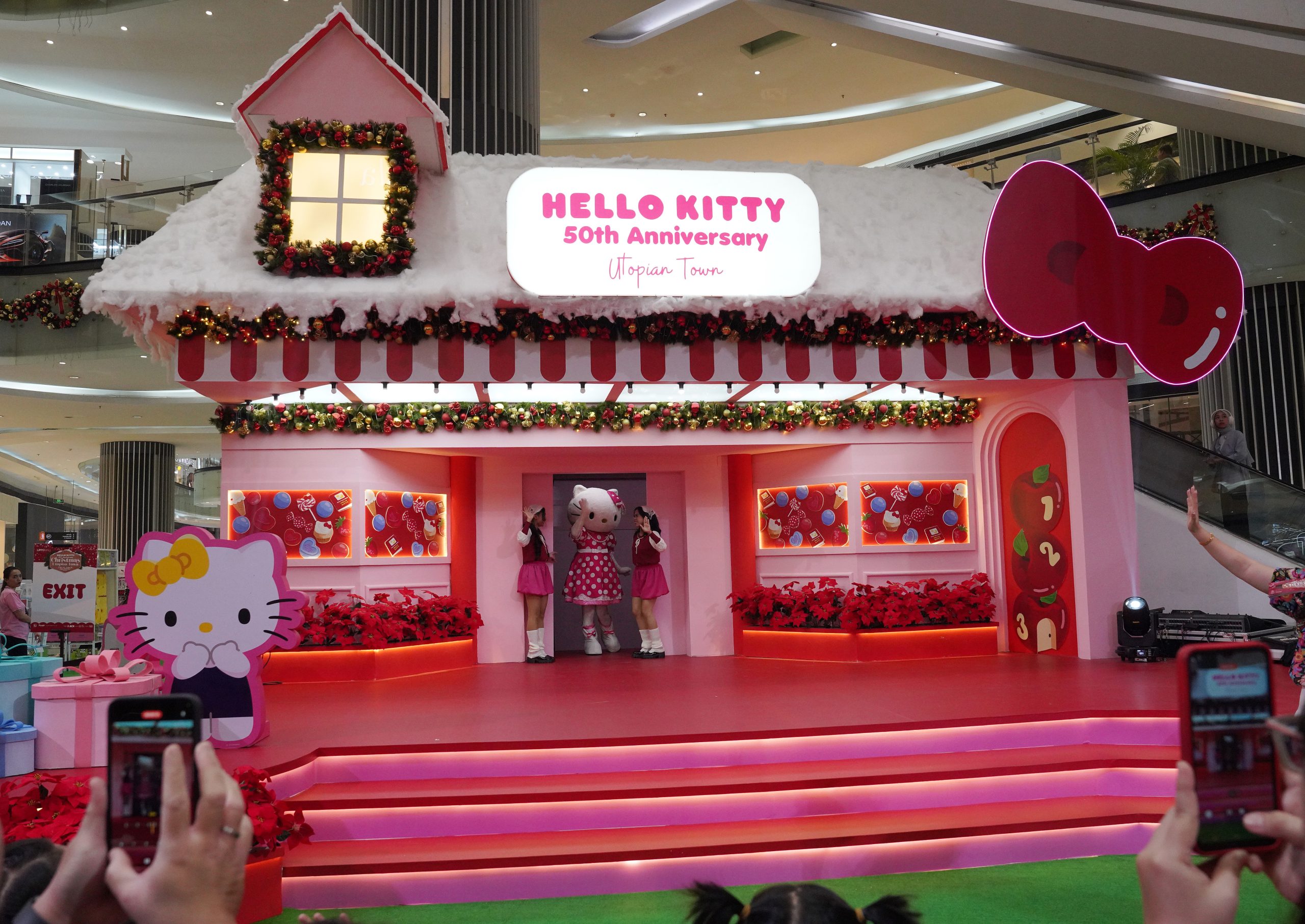 Sambut Natal dengan Perayaan Ulang Tahun Hello Kitty di Lippo Mall Puri
